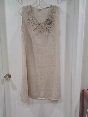 Rosemarine Sleeveless Linen Midi Dress with Floral Appliqué